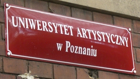 Photo of the name plate of the Arts University,in Poznań